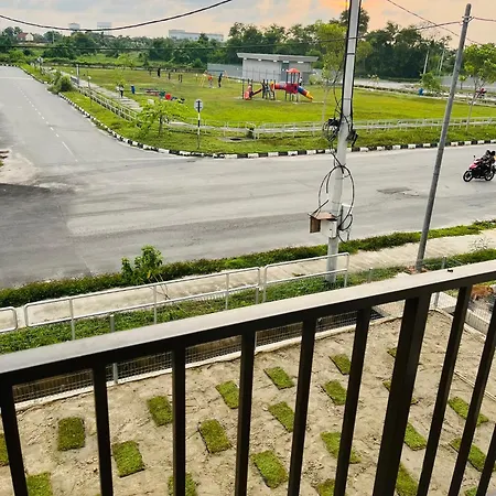 Khasif Amani Homestay Parit Buntar Exterior photo